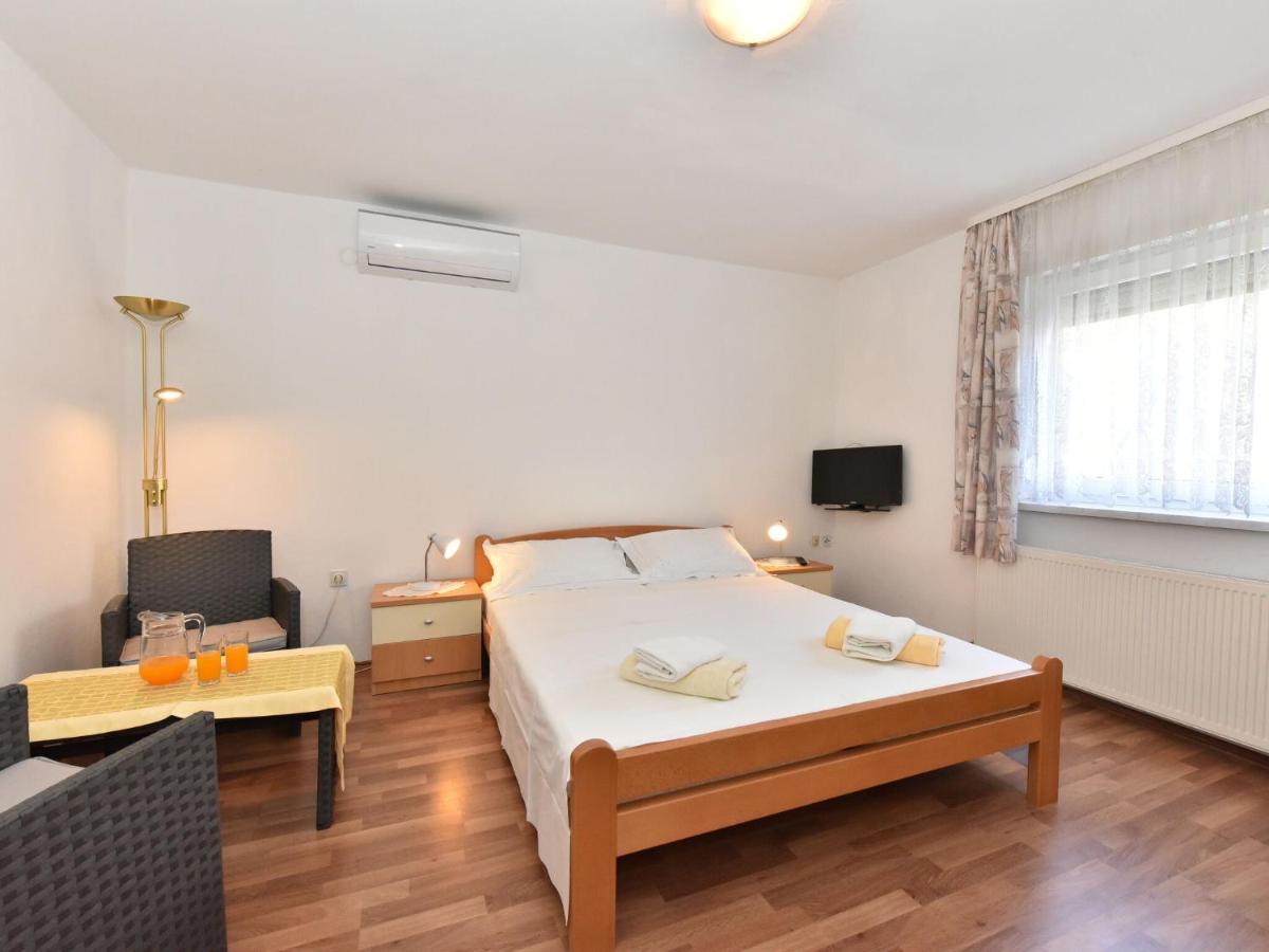 Traditional Apartment In Zadar With Garden ภายนอก รูปภาพ