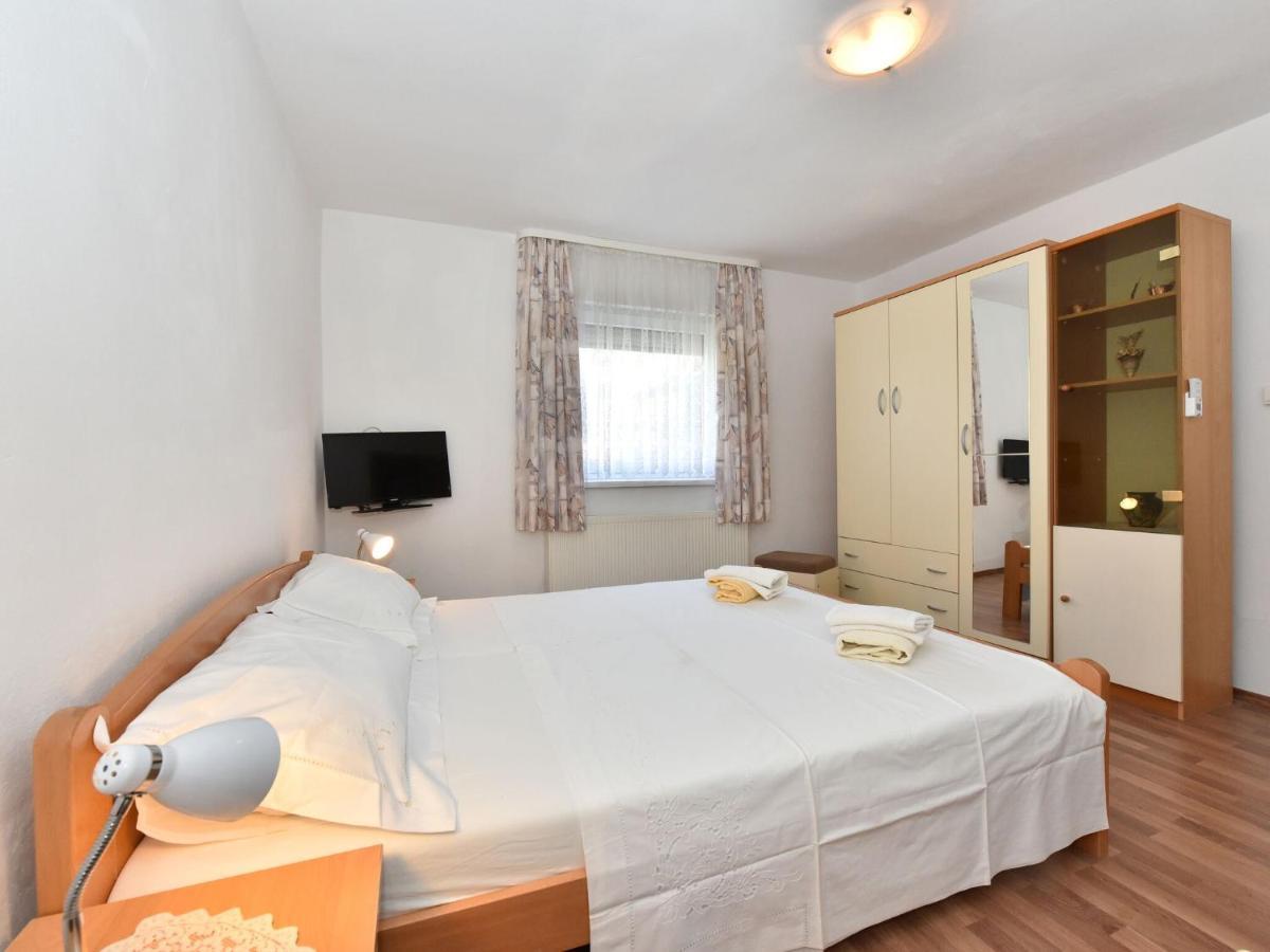 Traditional Apartment In Zadar With Garden ภายนอก รูปภาพ